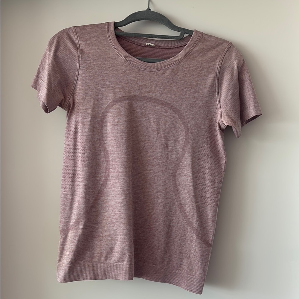 lululemon athletica Short Sleeve Tee in Mauve Rose